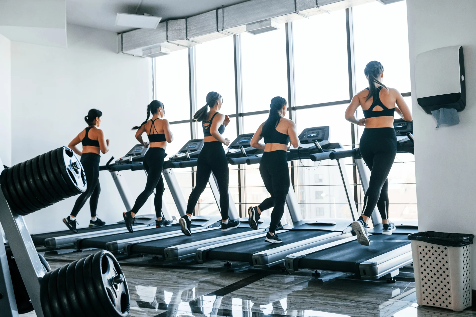 Does Walking on a Treadmill Work Your Abs? Incline Tips & Best Settings